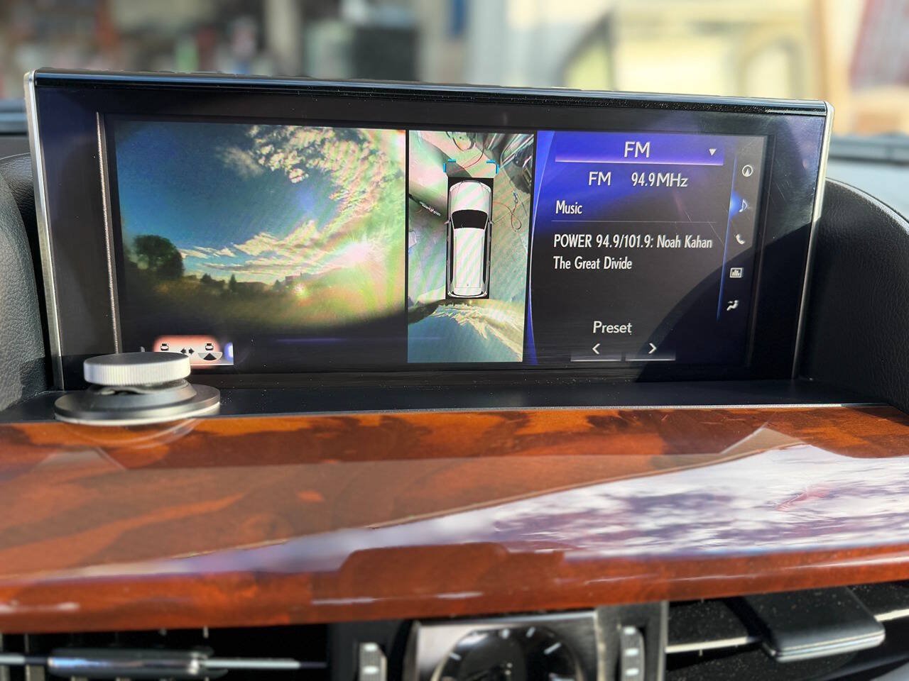 Used 2017 Lexus LX 570 4WD w/ Luxury Package image 64