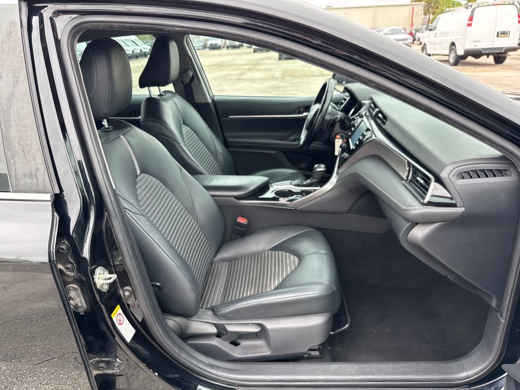 Used 2019 Toyota Camry SE image 23