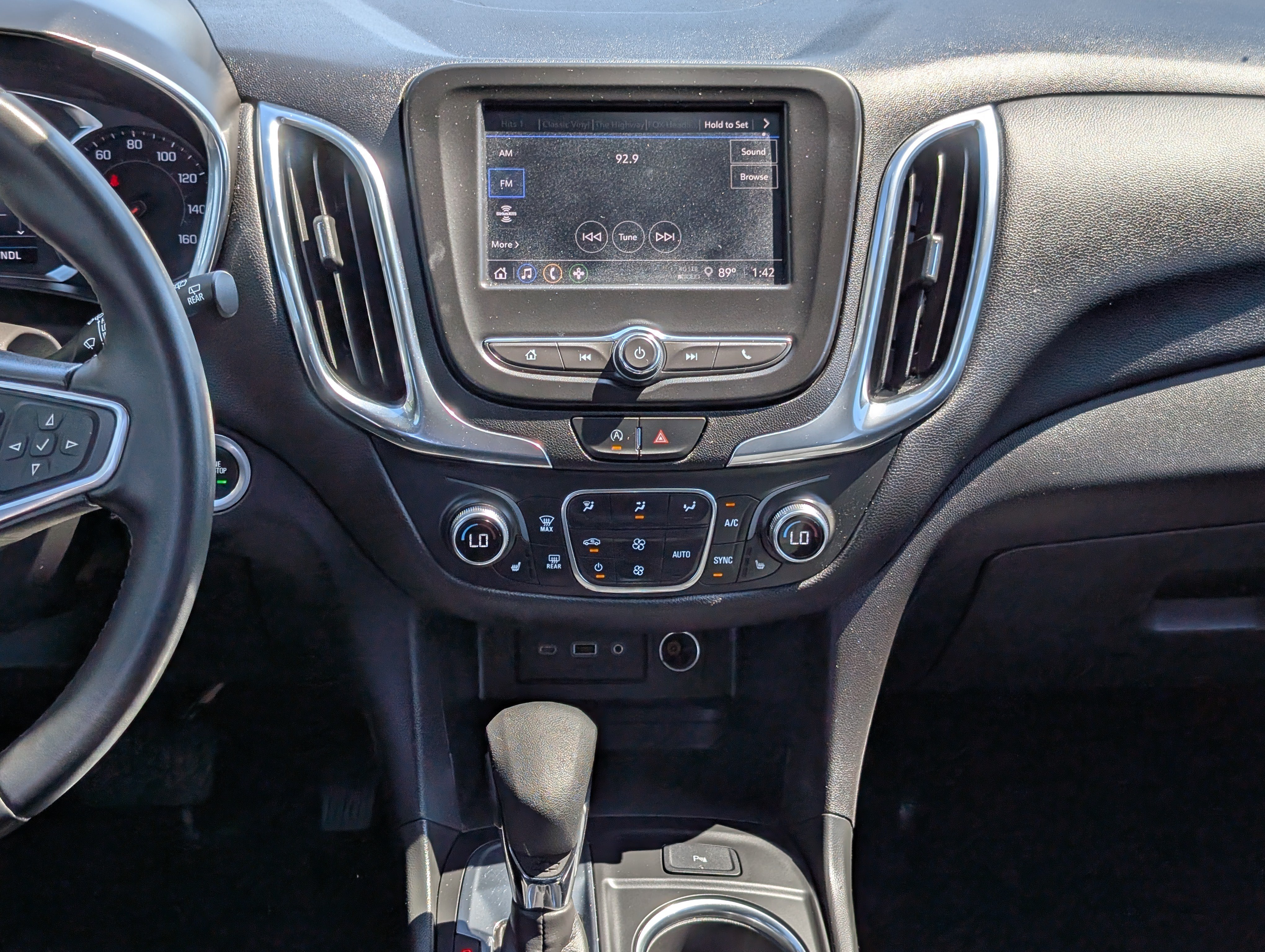 Used 2024 Chevrolet Equinox LT FWD image 22