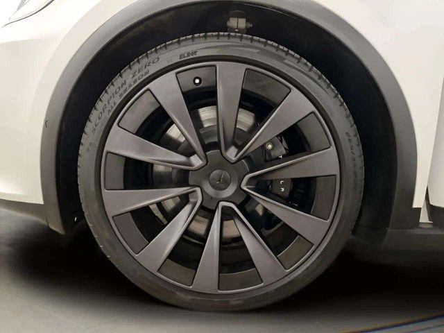 Used 2022 Tesla Model X image 96