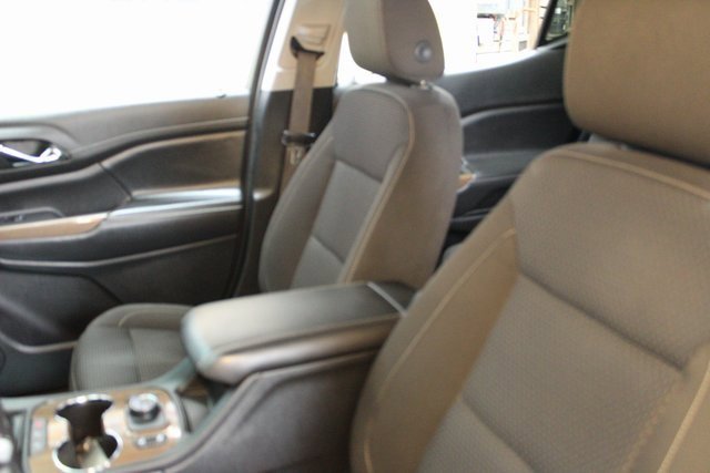 Used 2020 GMC Acadia SLE image 21