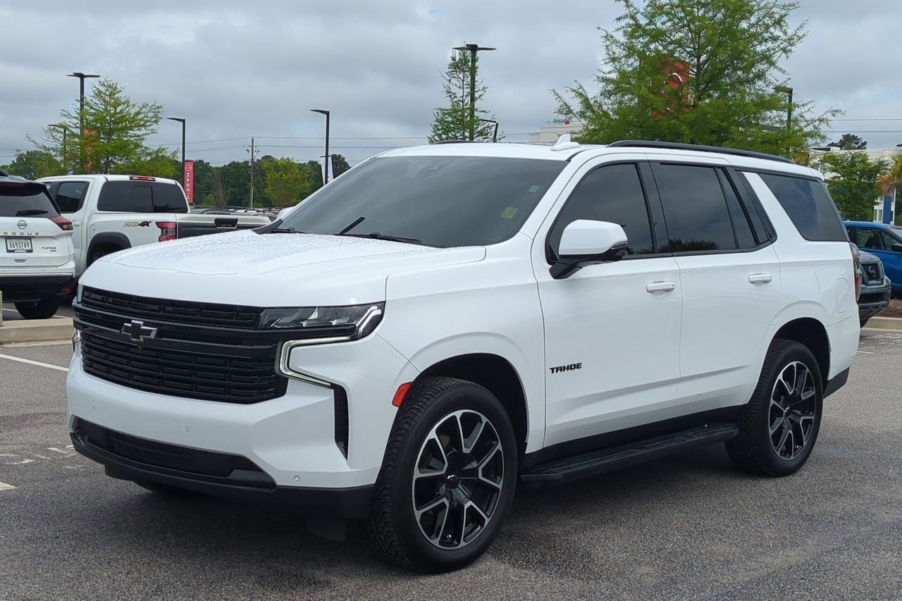 Used 2021 Chevrolet Tahoe RST w/ Luxury Package RWD image 8