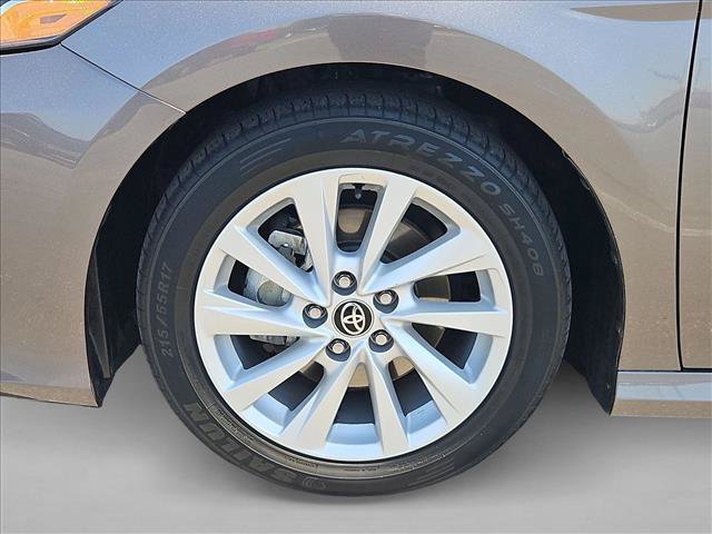 Used 2021 Toyota Camry LE w/ Carpet Mat Package (TMS) FWD image 29