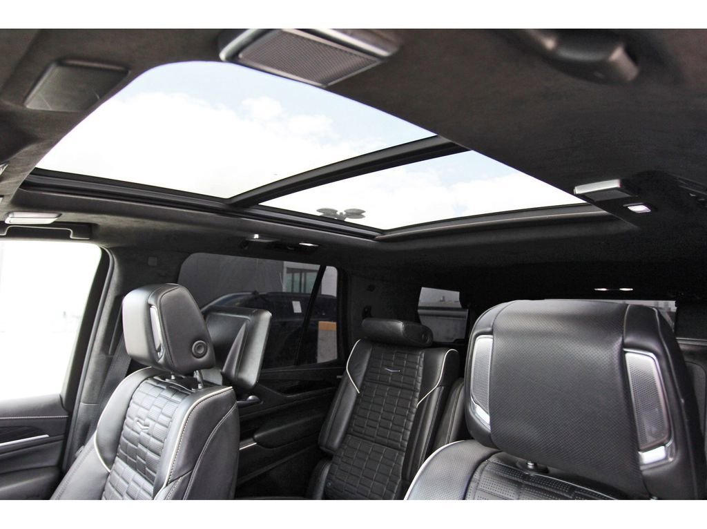 Certified 2023 Cadillac Escalade V w/ LPO, ONYX Package image 29