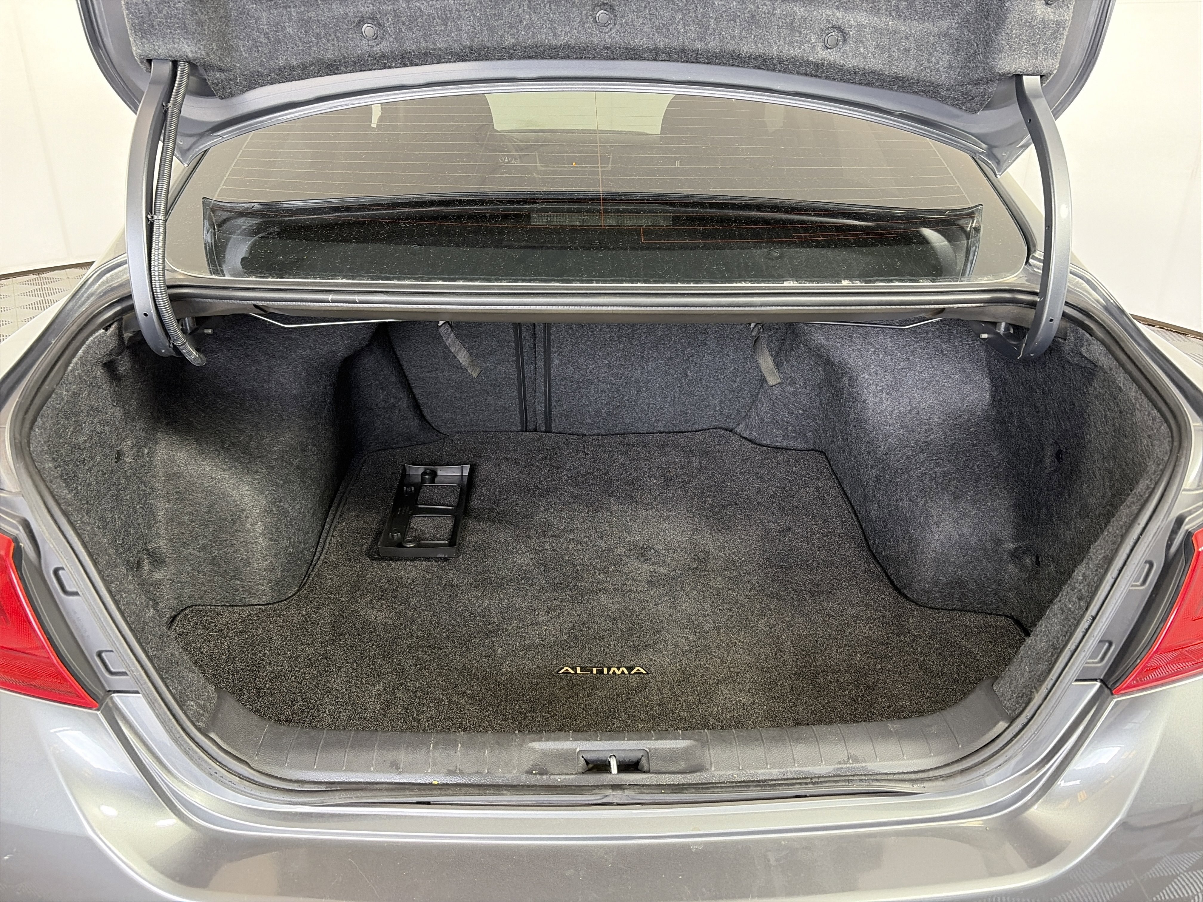 Used 2018 Nissan Altima 2.5 S w/ S Convenience Package image 15