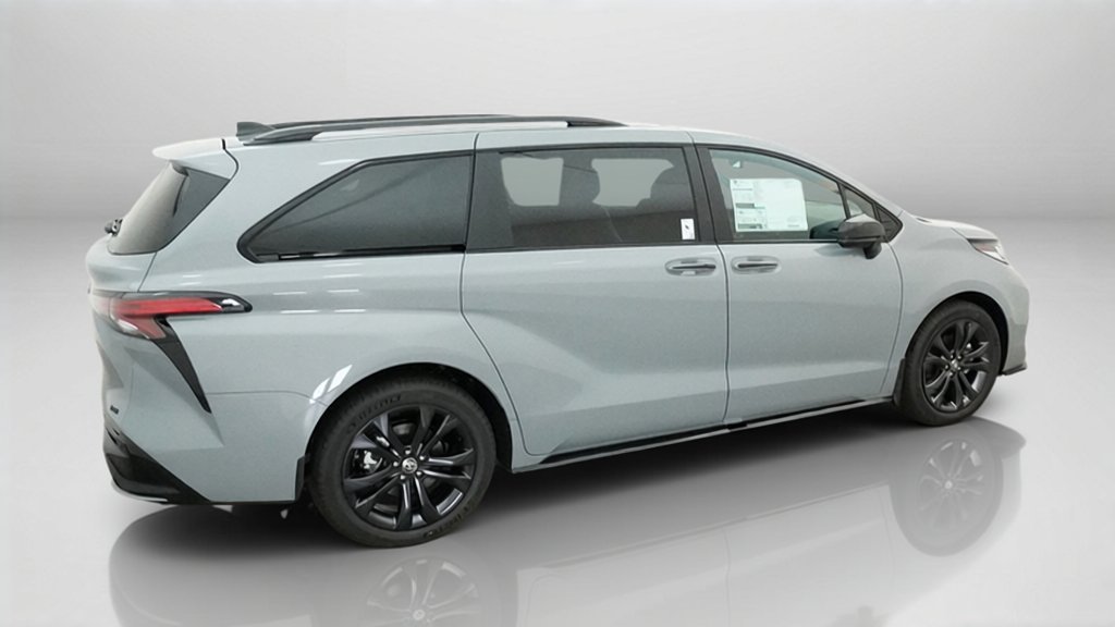 New 2026 Toyota Sienna XSE FWD image 8