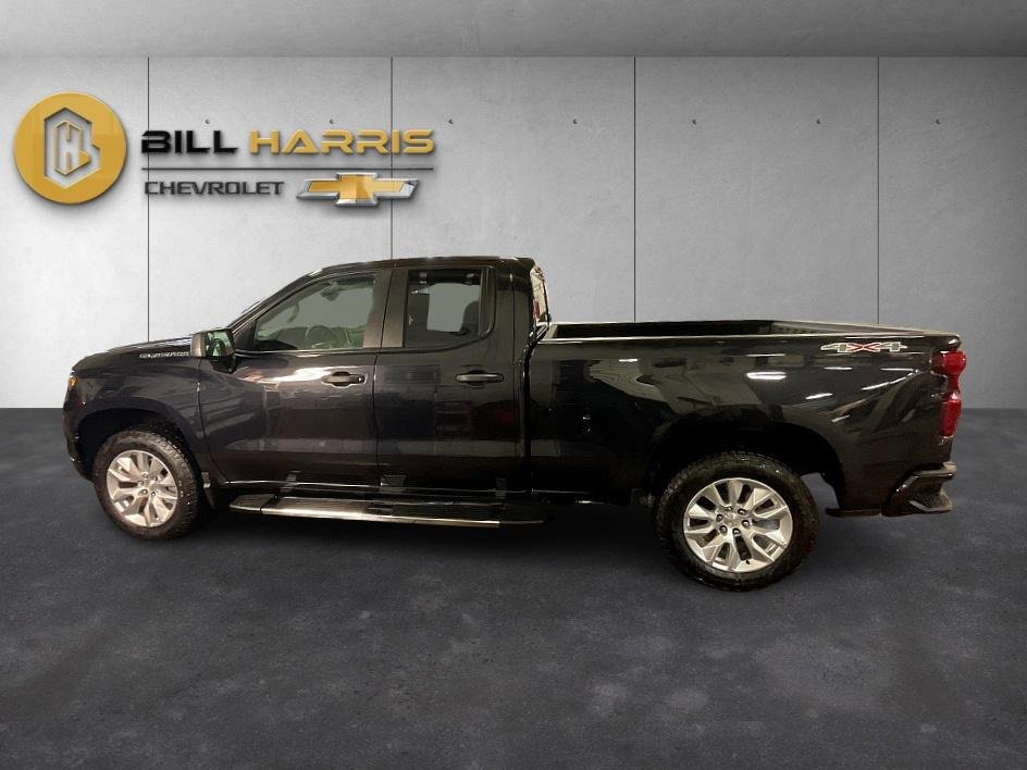 Used 2022 Chevrolet Silverado 1500 Custom image 13