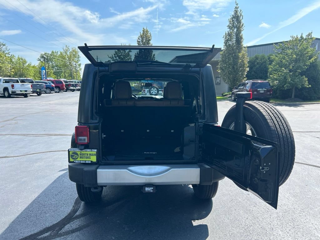 Used 2014 Jeep Wrangler Unlimited Sahara w/ Max Tow Package AWD/4WD image 25