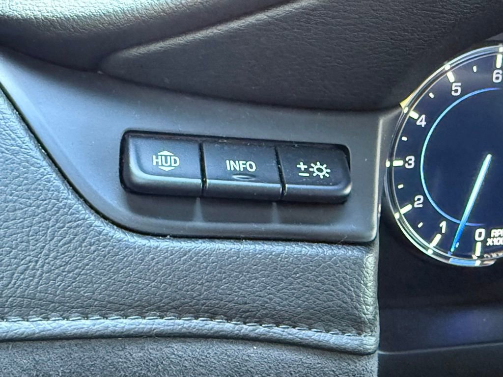 Used 2020 Cadillac Escalade Premium Luxury image 16