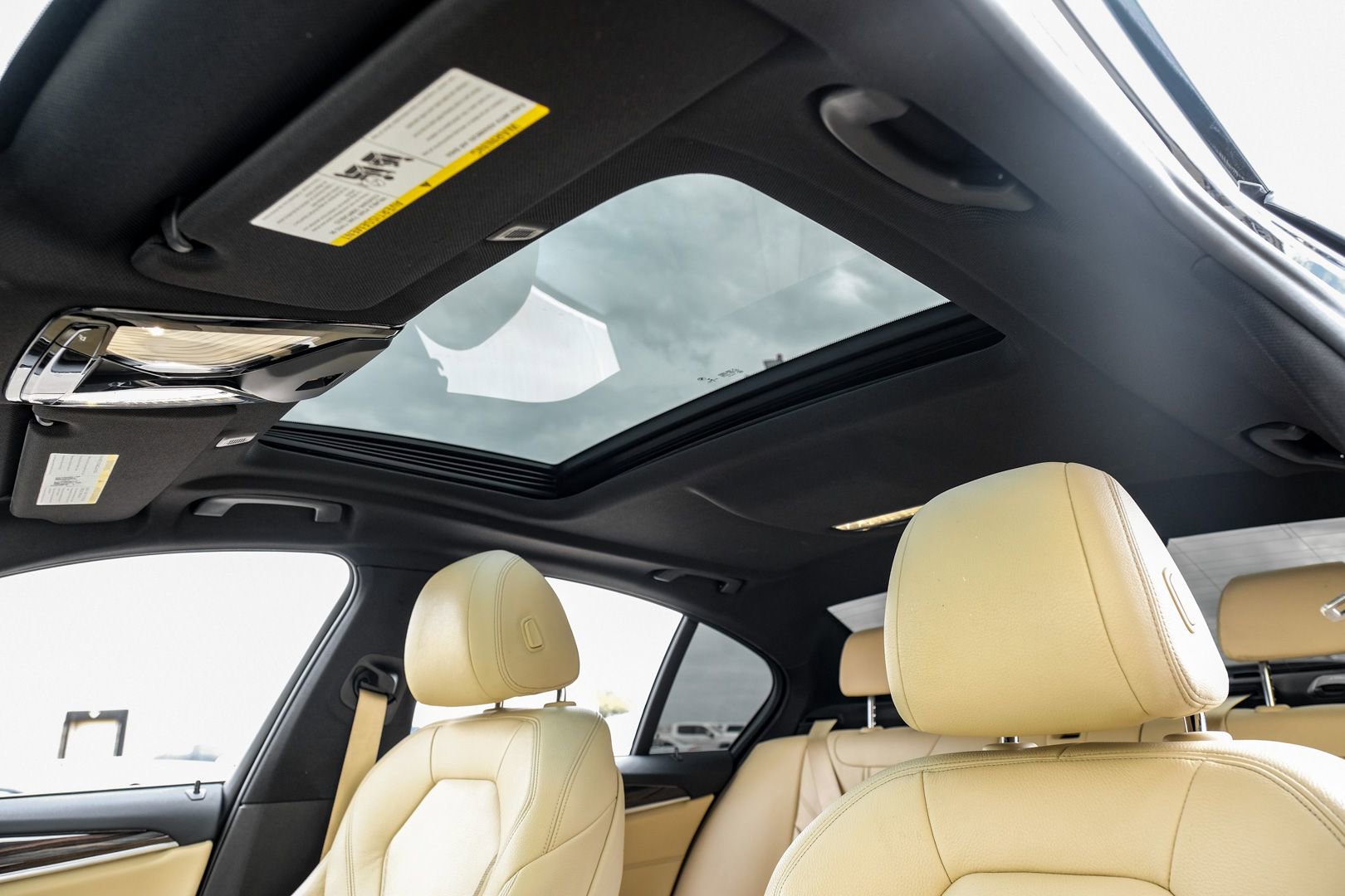 Used 2019 BMW 540i w/ Convenience Package RWD image 4