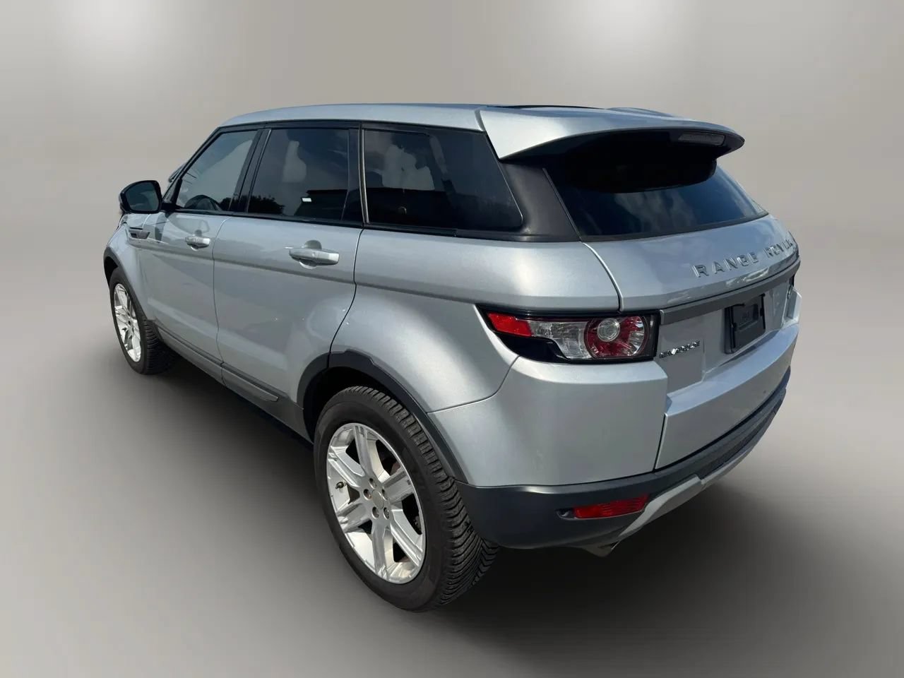 Used 2015 Land Rover Range Rover Evoque Pure Premium AWD/4WD image 8