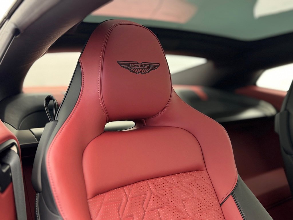 New 2025 Aston Martin Vanquish image 15