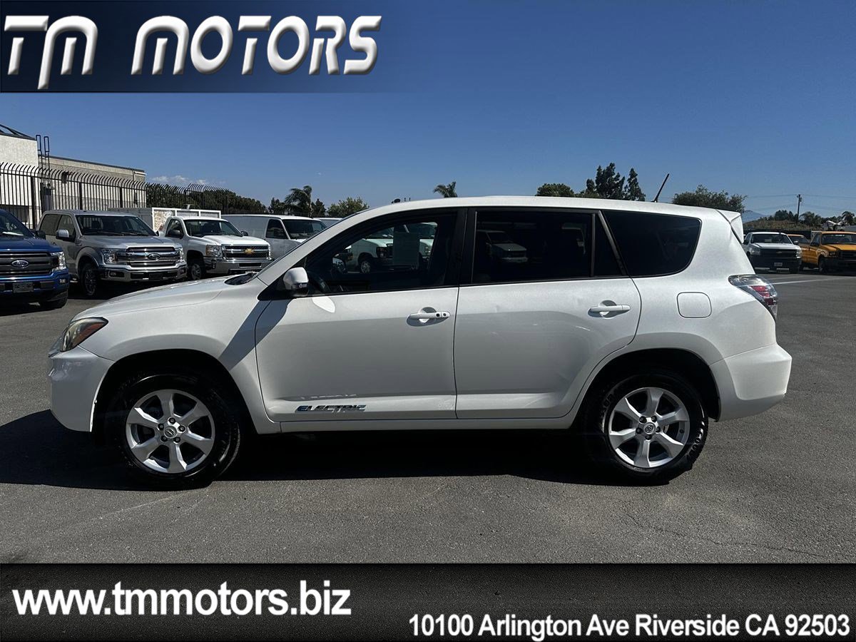 Used 2013 Toyota RAV4 EV FWD image 3