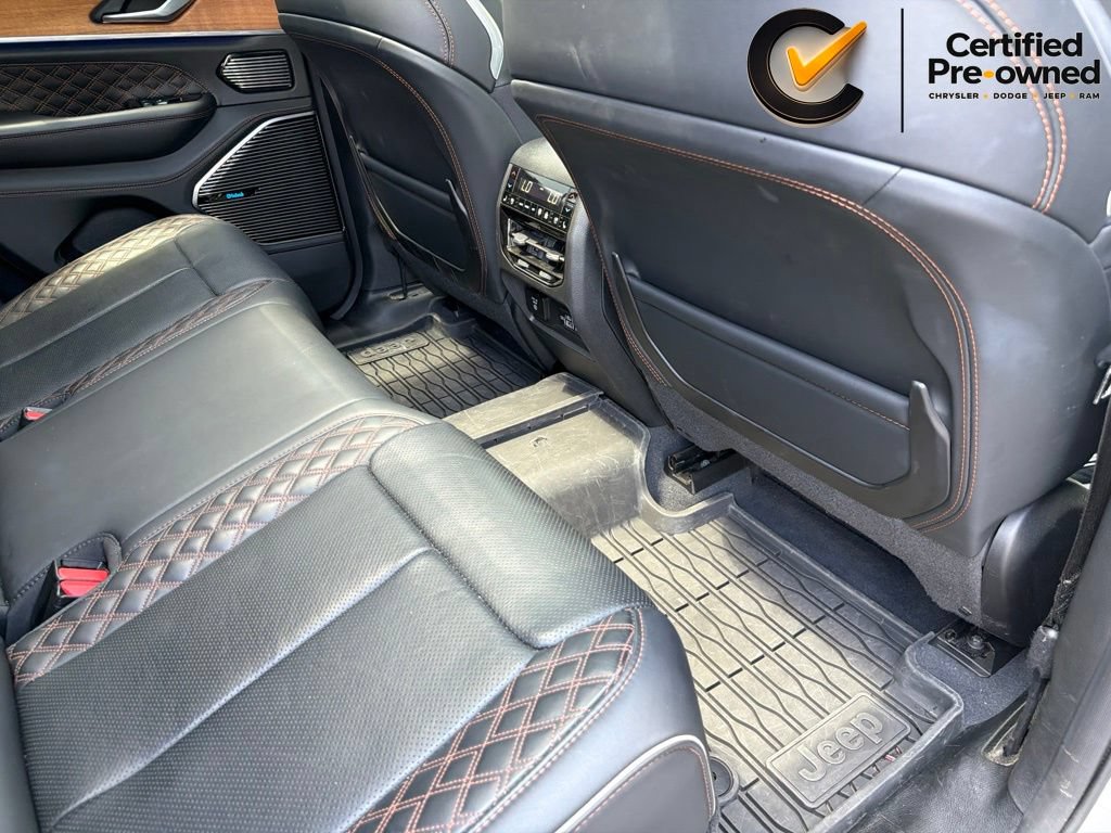 Certified 2023 Jeep Grand Cherokee Summit AWD/4WD image 31