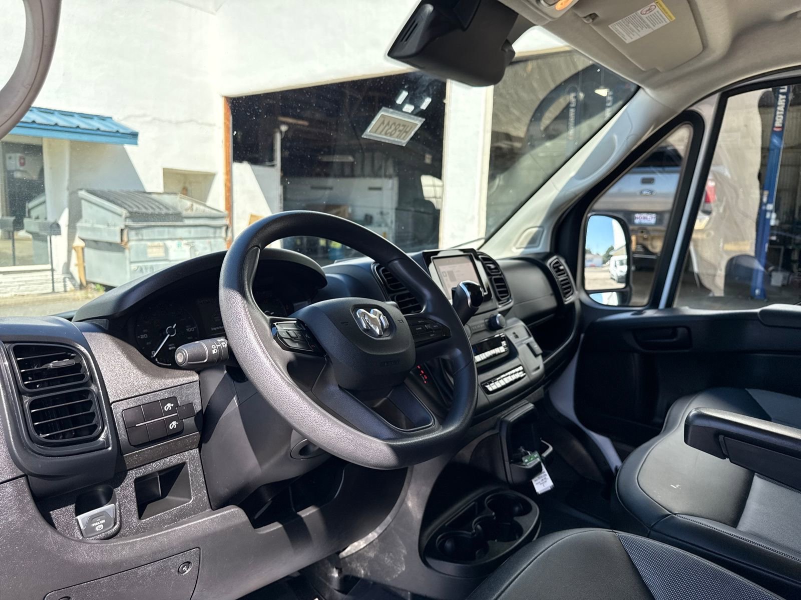 Used 2023 RAM ProMaster 3500 FWD image 12