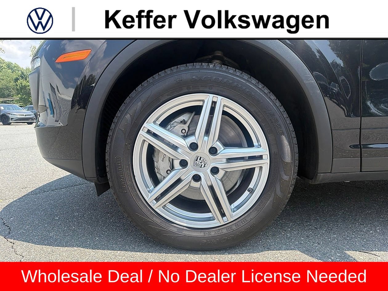 Used 2017 Porsche Cayenne S AWD/4WD image 11