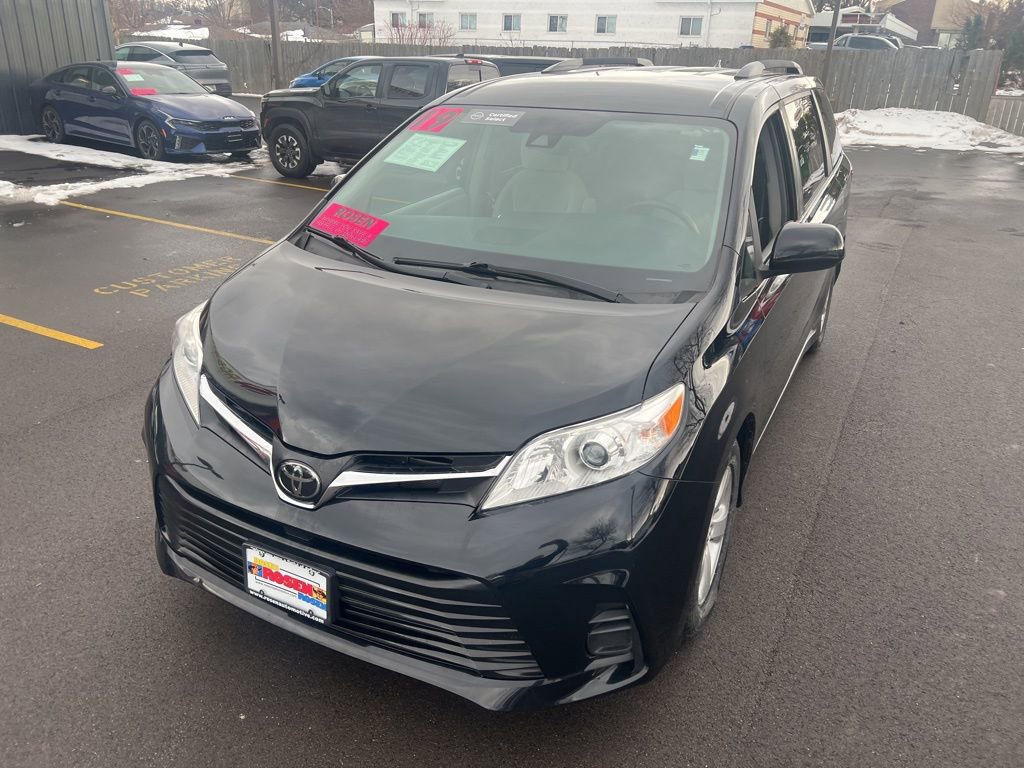 Used 2019 Toyota Sienna LE image 31