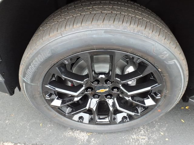 New 2026 Chevrolet Suburban Premier w/ Sun And Tow Package AWD/4WD image 5