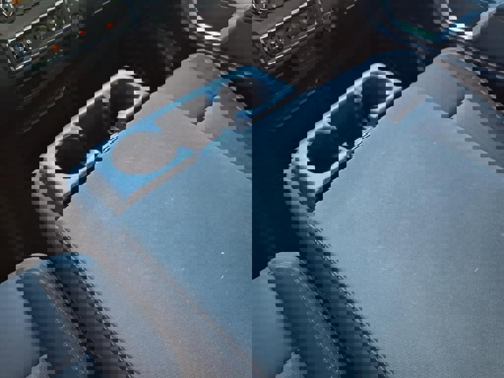 Used 2023 Nissan Titan SV image 17