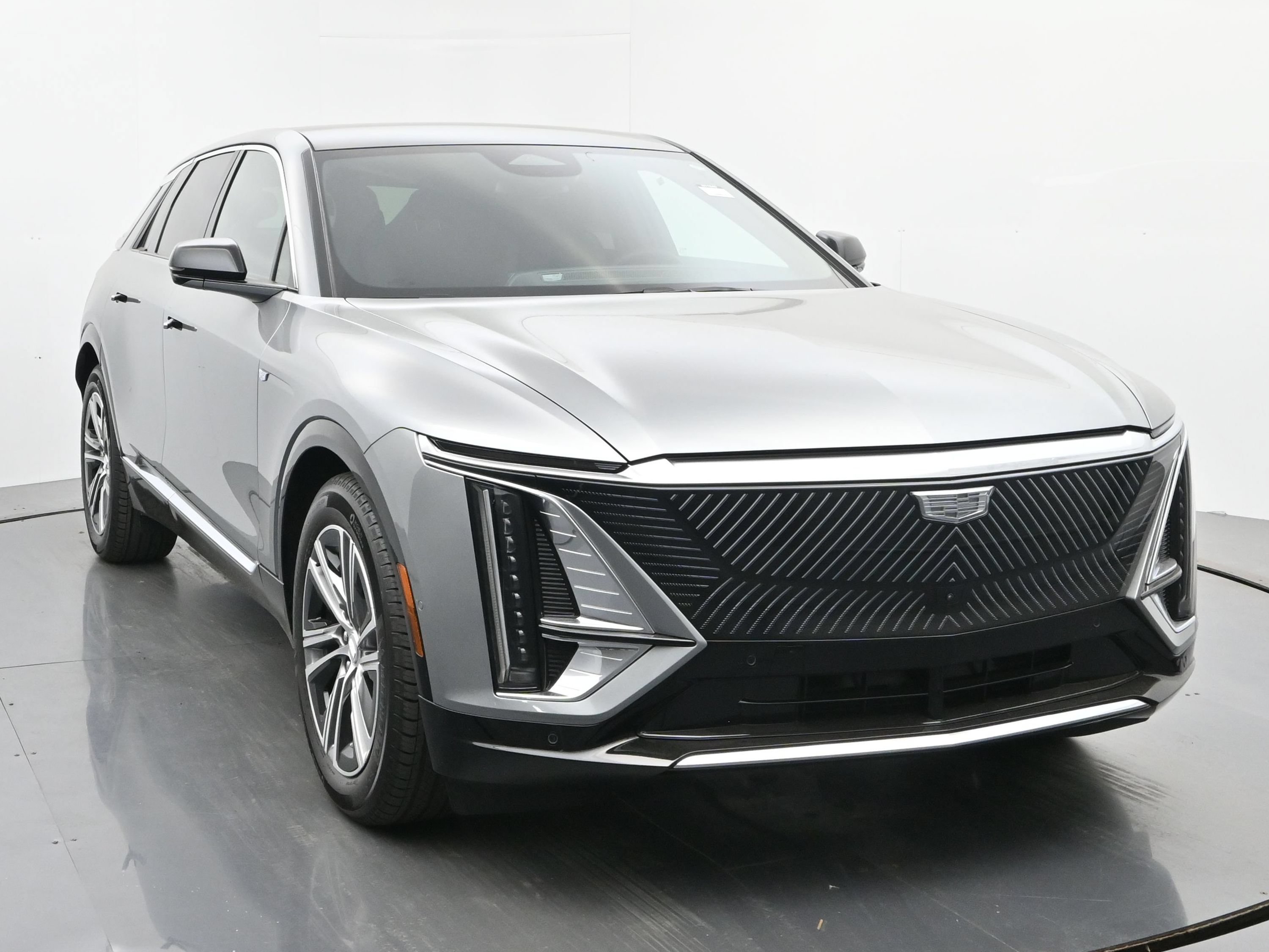 New 2026 Cadillac Lyriq Luxury AWD/4WD image 8