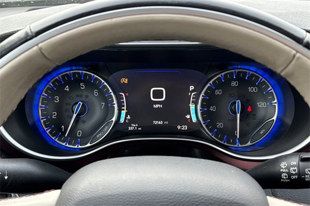 Used 2020 Chrysler Pacifica Limited image 33
