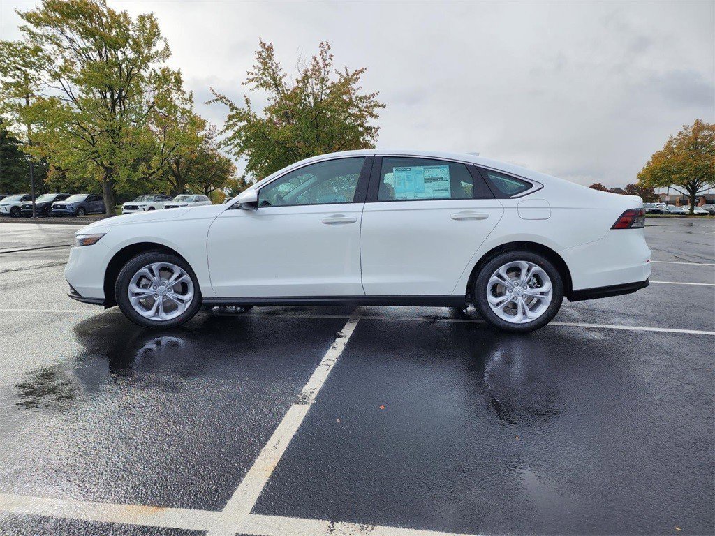 Certified 2025 Honda Accord LX image 9