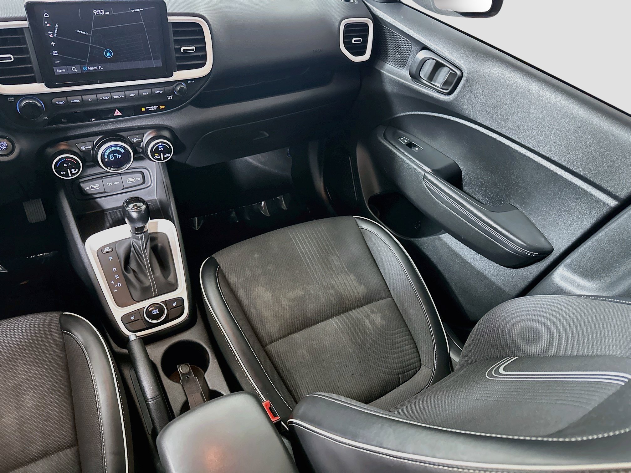 Used 2022 Hyundai Venue Limited FWD image 19