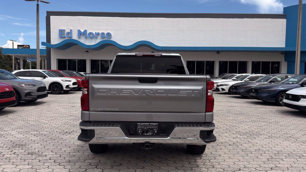 Used 2025 Chevrolet Silverado 1500 LT RWD image 11