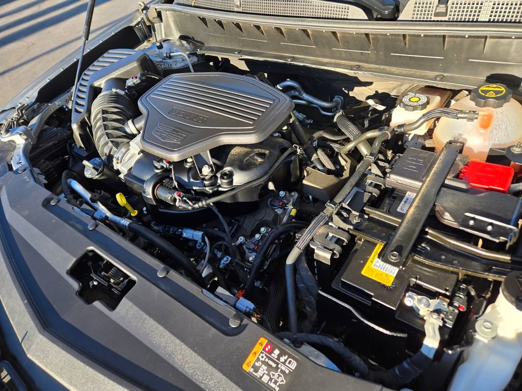 Used 2025 Cadillac XT6 Premium Luxury image 16