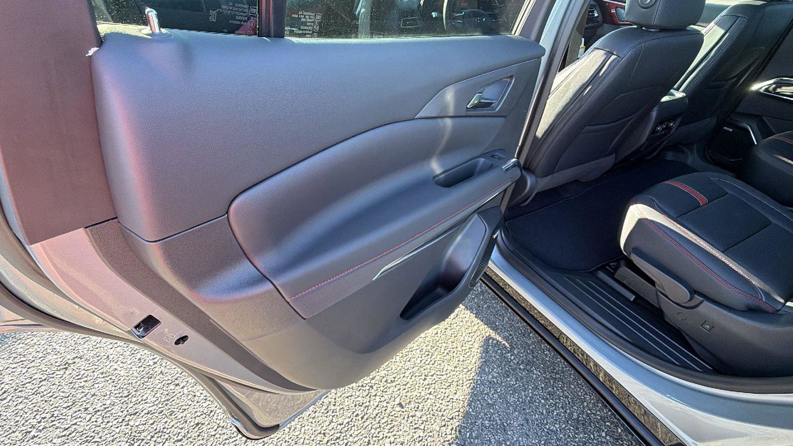 New 2026 Chevrolet Traverse RS image 16