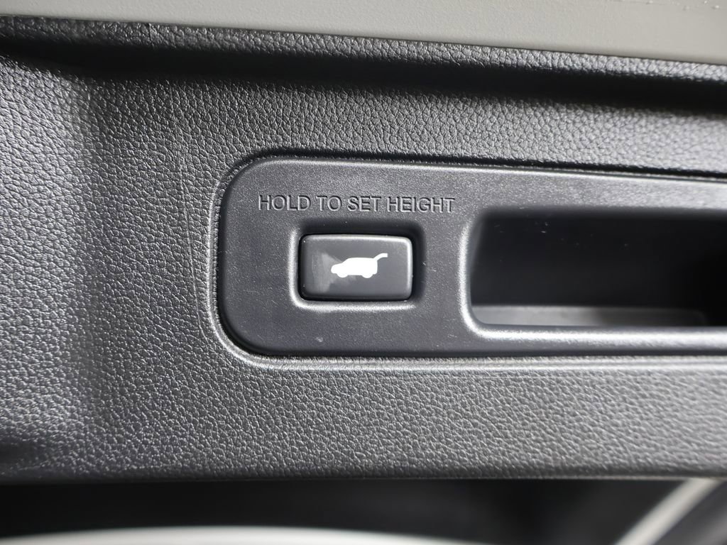 Used 2025 Honda Pilot Elite image 24