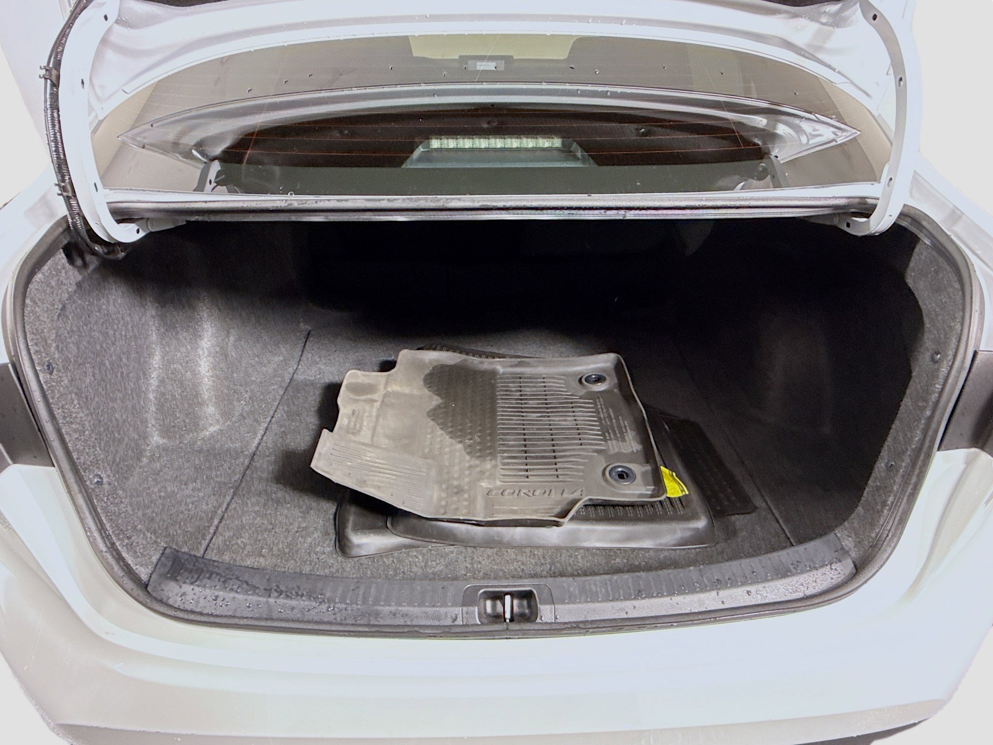 Used 2025 Toyota Corolla LE image 34