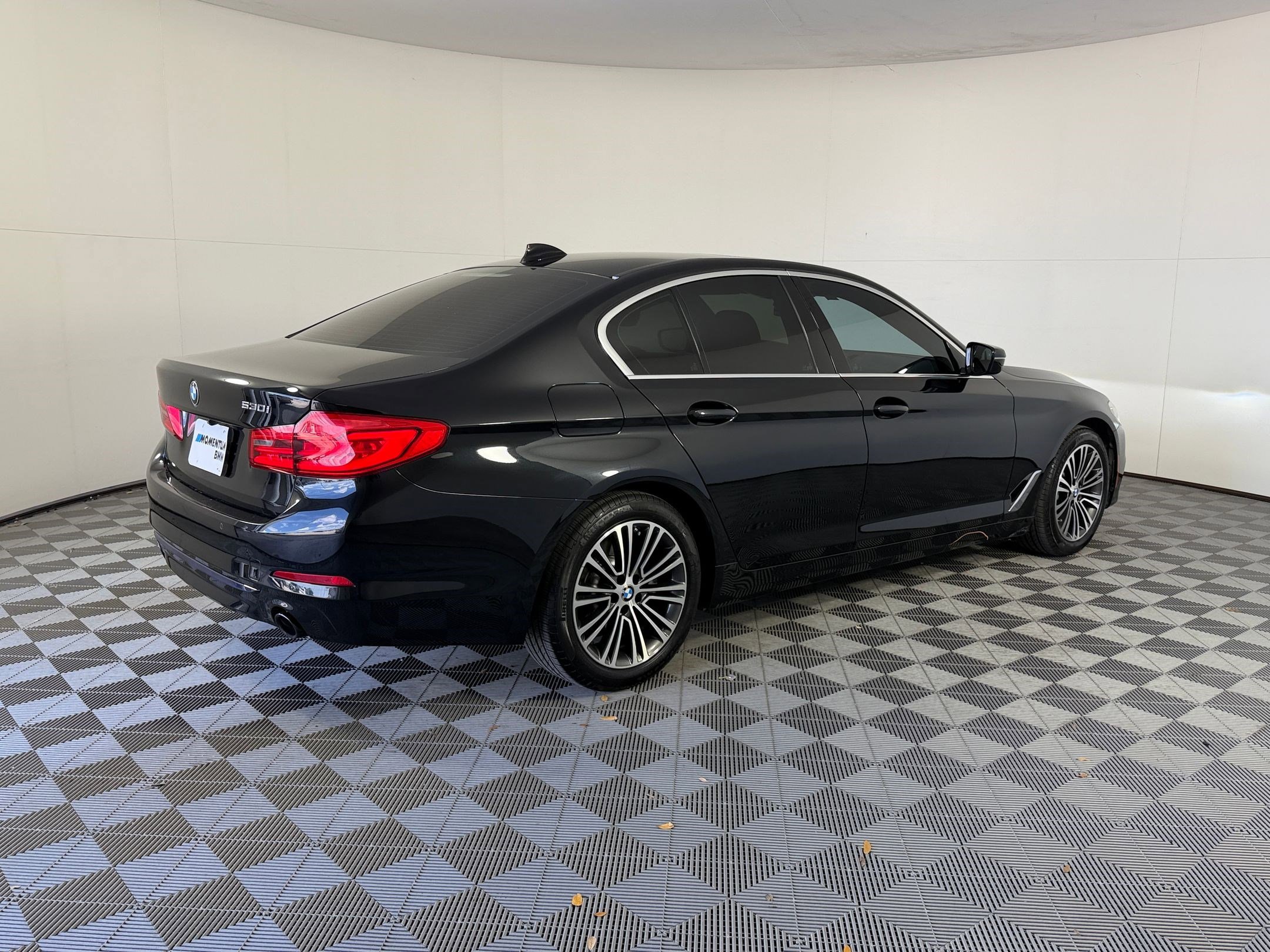 Used 2019 BMW 530i w/ Convenience Package image 9
