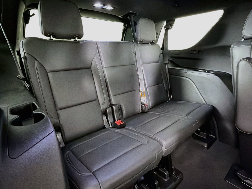 Used 2022 Chevrolet Tahoe Z71 w/ Luxury Package AWD/4WD image 28