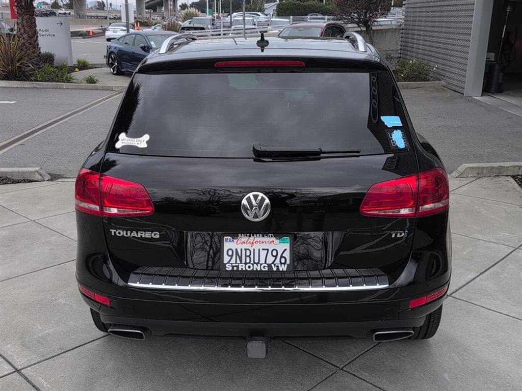 Used 2014 Volkswagen Touareg TDI image 6
