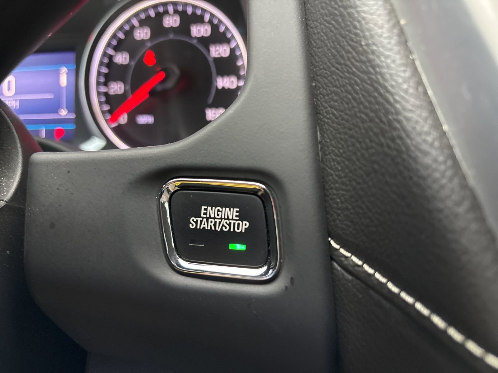 Used 2022 GMC Acadia SLE w/ Driver Convenience Package FWD image 33