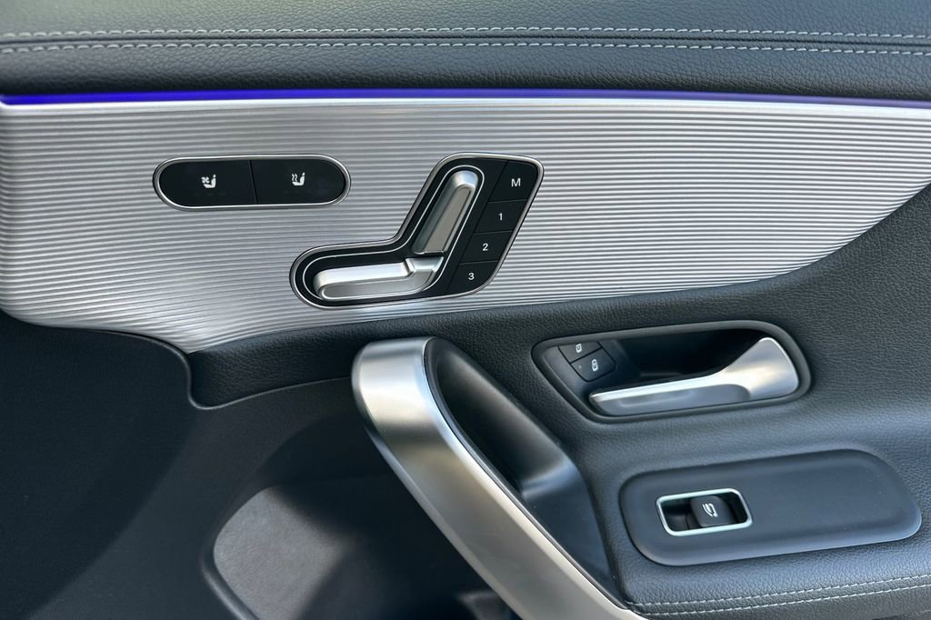 Used 2021 Mercedes-Benz CLA 250 image 18