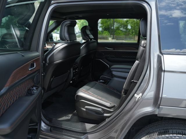 Used 2023 Jeep Grand Cherokee L Summit w/ Advanced Protech Group IV AWD/4WD image 16