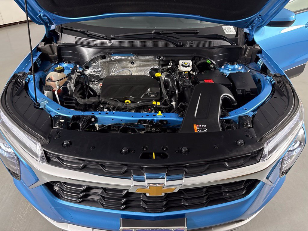 Used 2025 Chevrolet Trax LT FWD image 43
