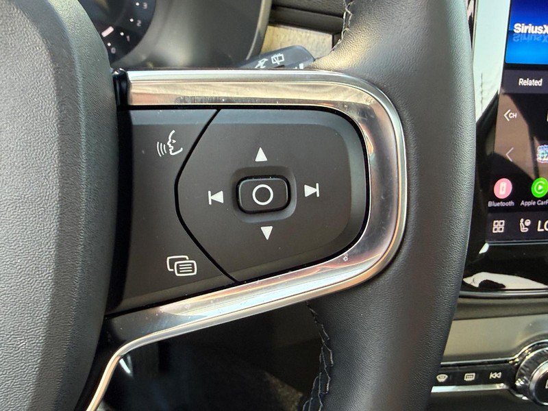 Used 2026 Volvo XC40 B5 Plus AWD/4WD image 19