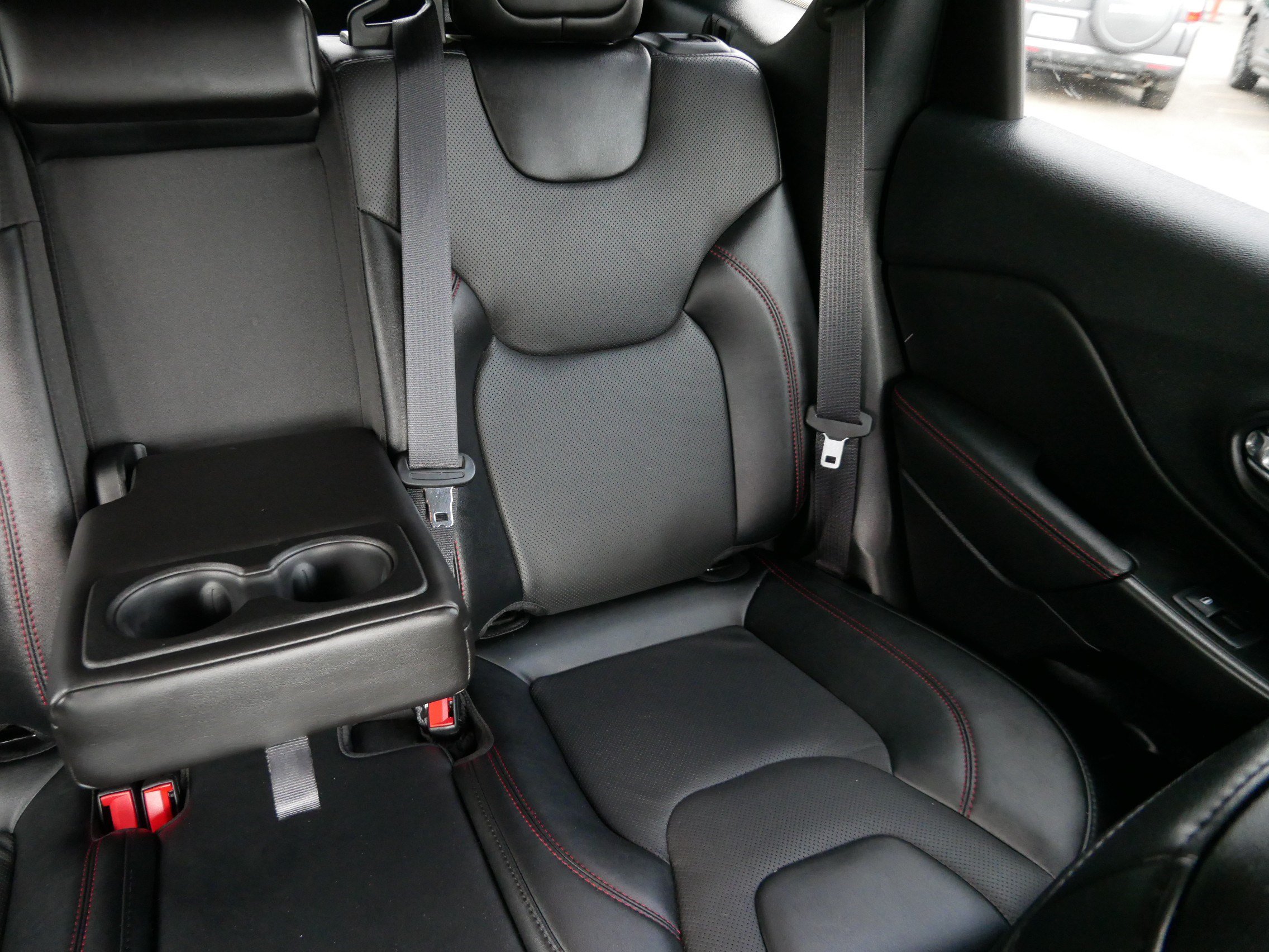 Used 2022 Jeep Cherokee Trailhawk w/ Premium Leather Package AWD/4WD image 14
