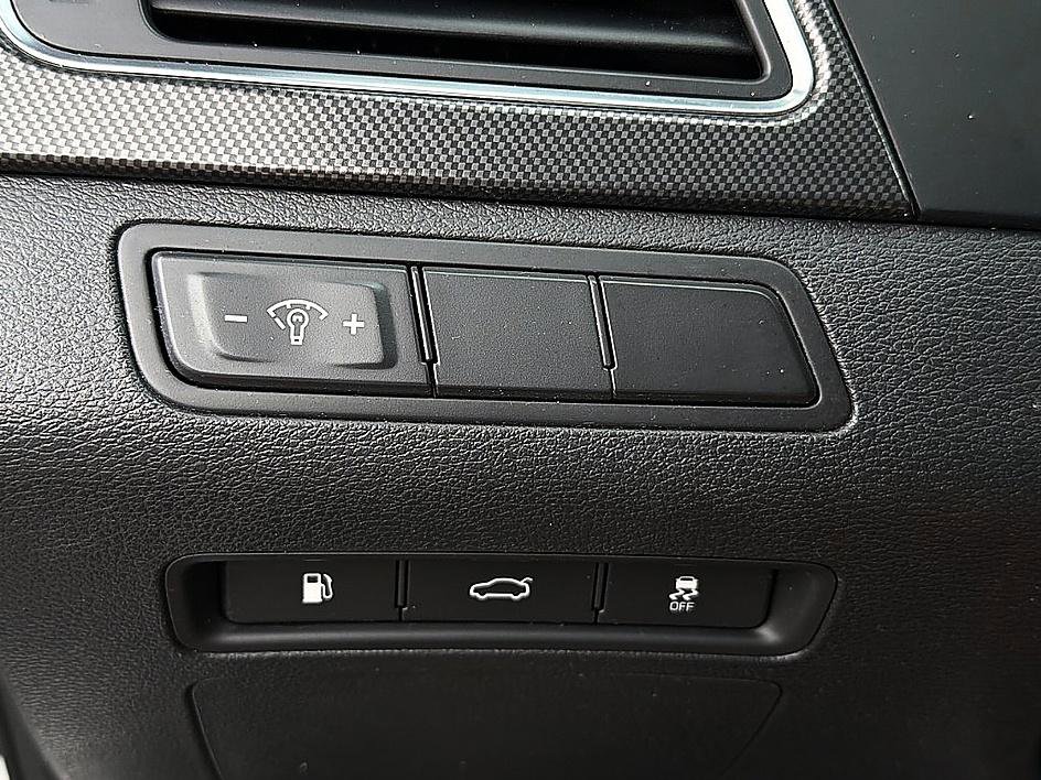 Used 2017 Hyundai Sonata Sport w/ Value Edition Package 02 FWD image 18