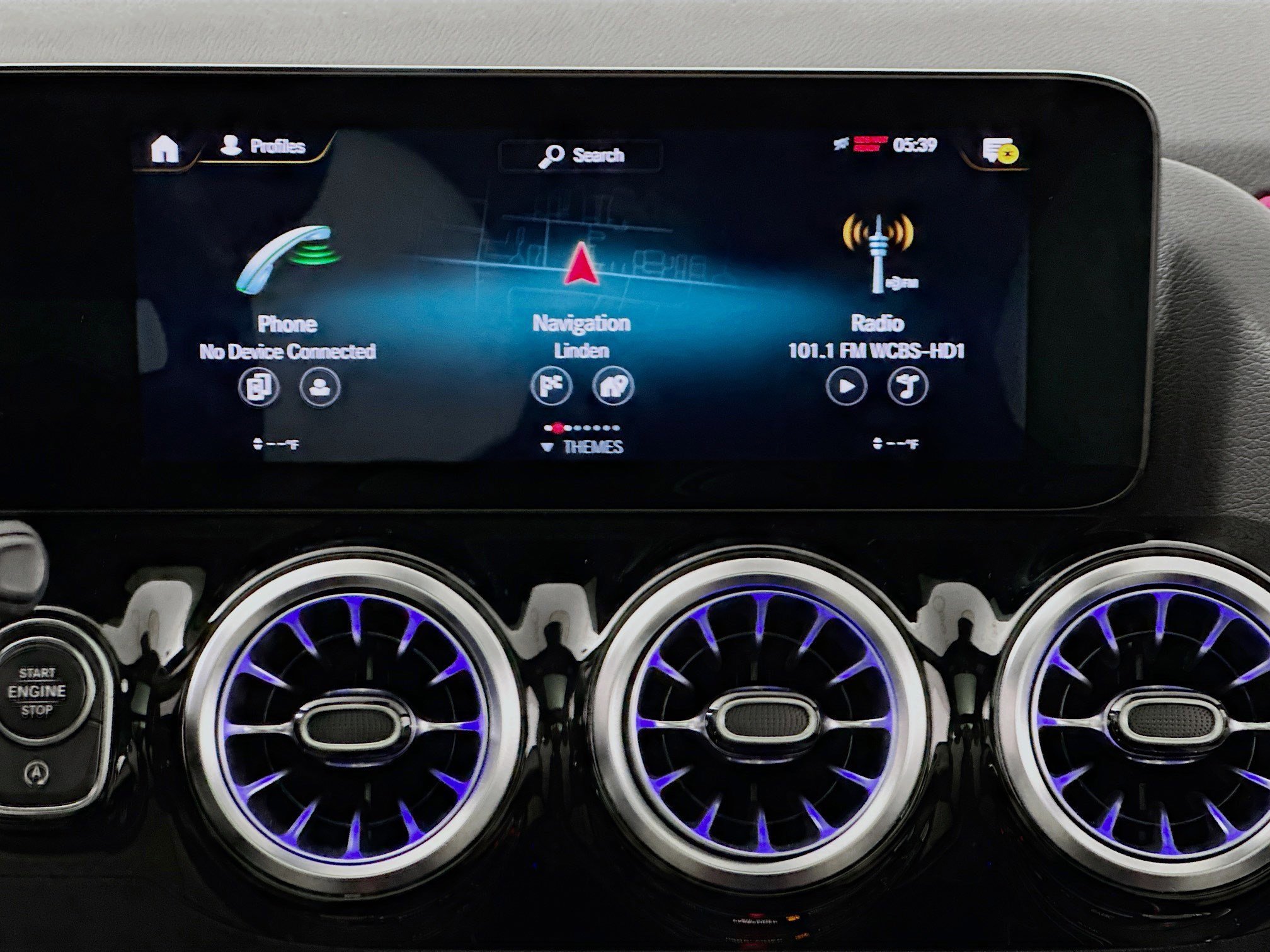 Used 2022 Mercedes-Benz GLA 35 AMG 4MATIC w/ Premium Package image 12