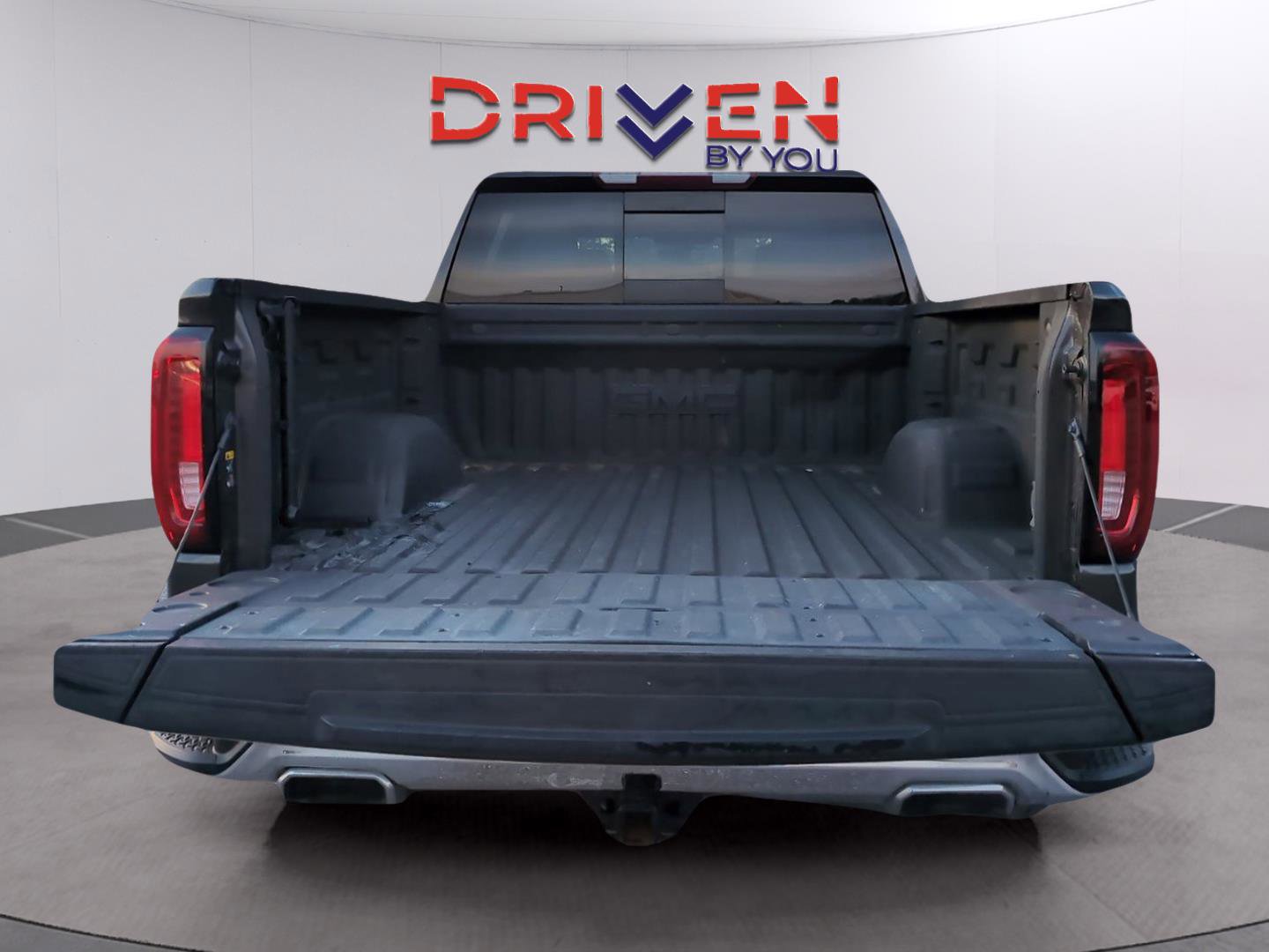 Used 2021 GMC Sierra 1500 SLT w/ SLT Premium Package image 9