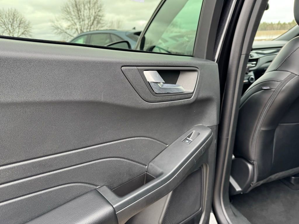 Used 2025 Ford Escape ST-Line image 23