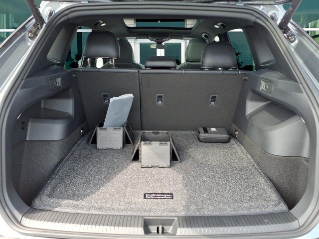 New 2026 Volkswagen Tiguan SE R-Line AWD/4WD image 7