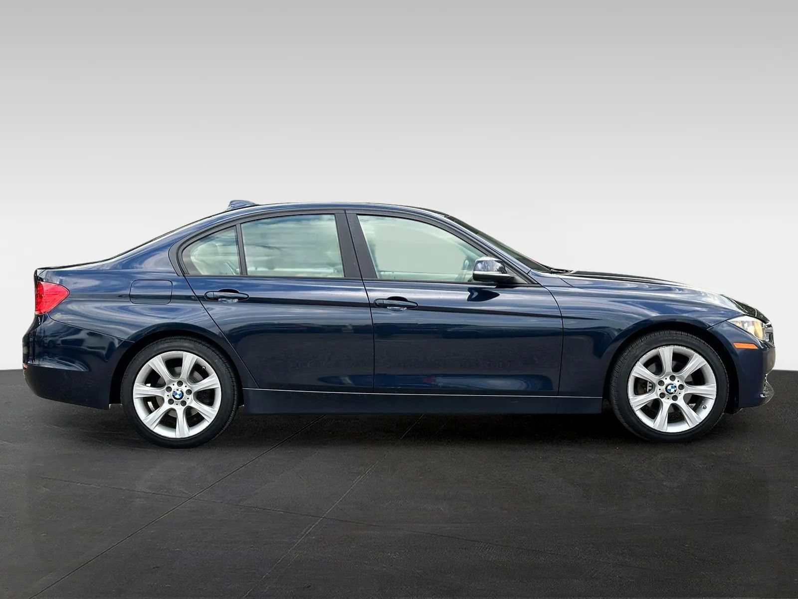 Used 2015 BMW 328i xDrive Sedan AWD/4WD image 8