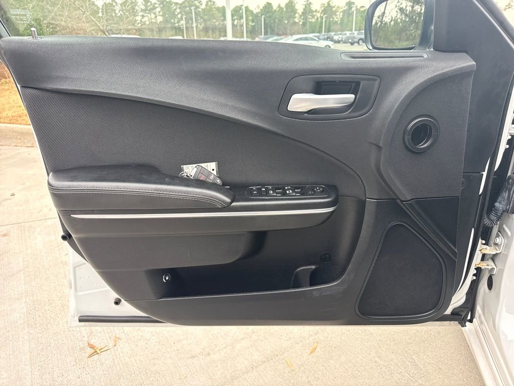 Used 2017 Dodge Charger SE image 13