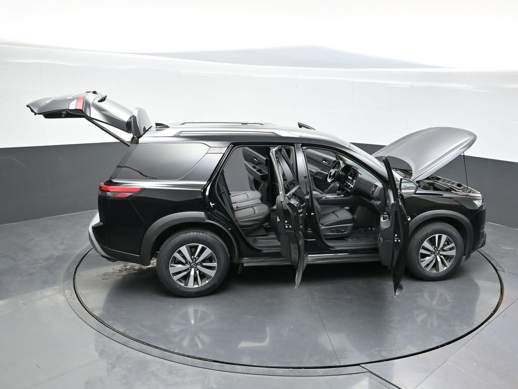 Used 2025 Nissan Pathfinder SL image 49