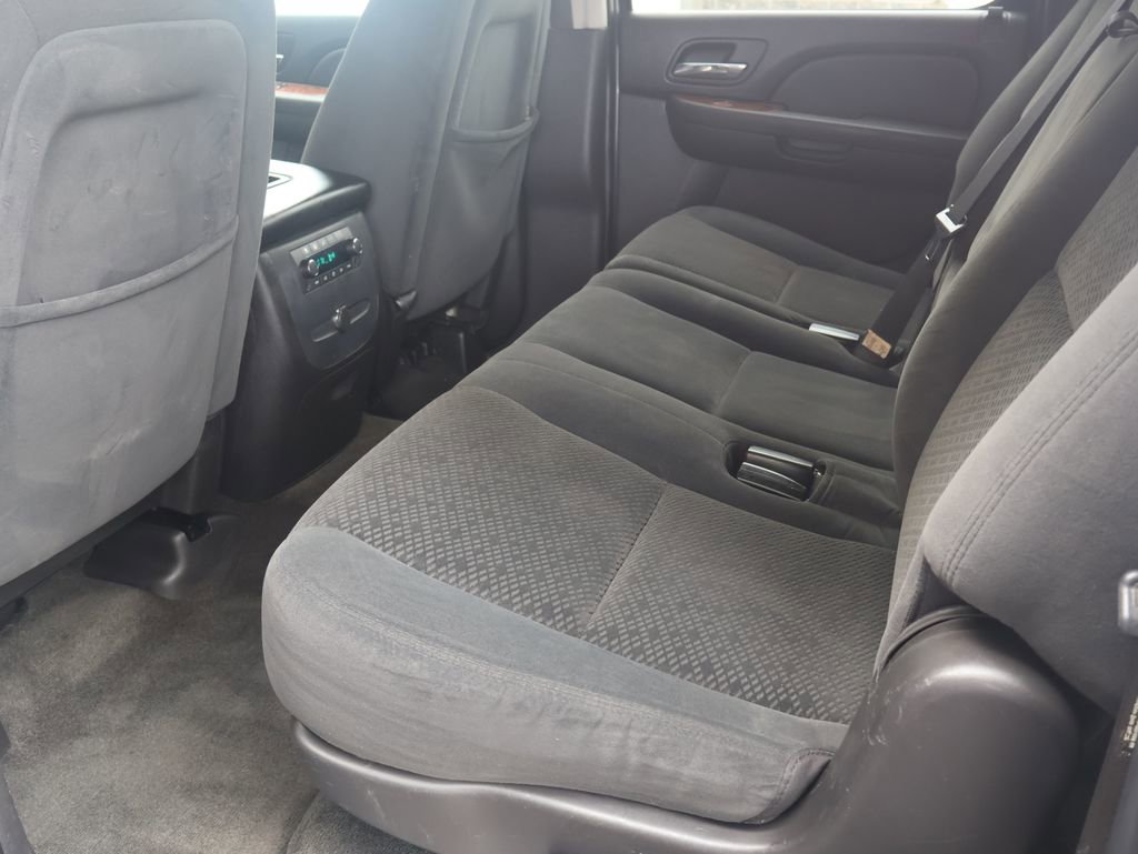 Used 2007 Chevrolet Suburban LT image 28